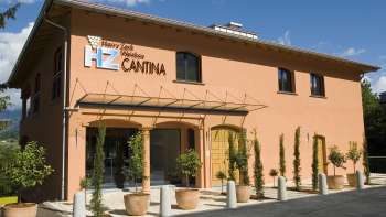 Harry Zech Winery Cantina