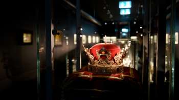 The Prince's Crown in a display case at the Liechtenstein Treasury