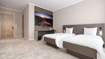 Bright and modern twin room at the b_smart motel