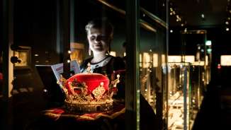 Fürstenhut_Gast_Vitrine_Schatzkammer