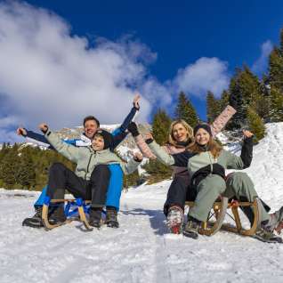 Winter family photo shoot in Malbun