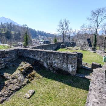 Remains of the castle ruins in Schellenberg with a wide view over the valley.