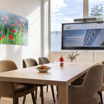 RhiDelta" seminar room in the Business Center