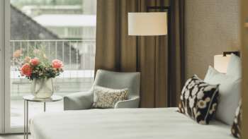 Elegant double room at Central by Hotel Residence