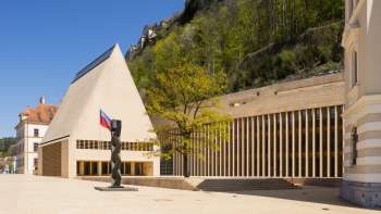 "Experience Vaduz" - guided tour of the parliament building