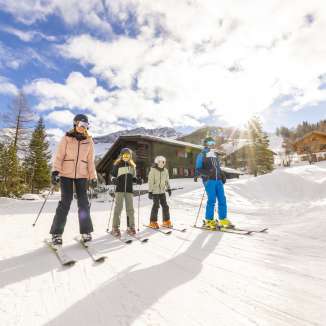 Winter family photo shoot in Malbun